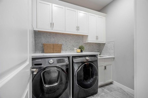 1205 Hillcrest Manor Estates, Strathmore, AB - Indoor Photo Showing Laundry Room