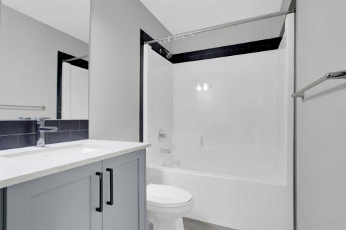 228 Cornerstone Grove Ne, Calgary, AB - Indoor Photo Showing Bathroom