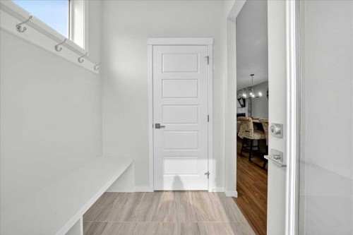10 Lucas Close Nw, Calgary, AB - Indoor