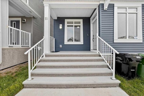 10 Lucas Close Nw, Calgary, AB - Outdoor With Exterior