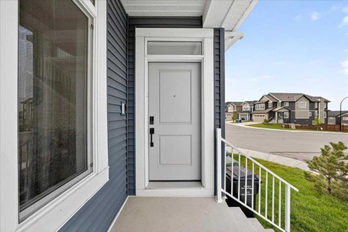 10 Lucas Close Nw, Calgary, AB - Outdoor With Exterior
