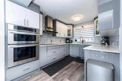 23 Falsby Place Ne, Calgary, AB - Indoor Photo Showing Kitchen With Upgraded Kitchen