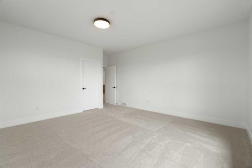 267 Muirfield Crescent, Lyalta, AB - Indoor Photo Showing Other Room