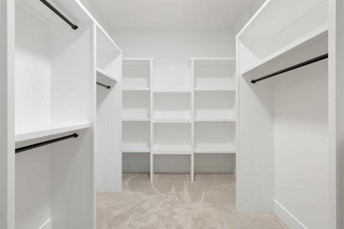 267 Muirfield Crescent, Lyalta, AB - Indoor With Storage