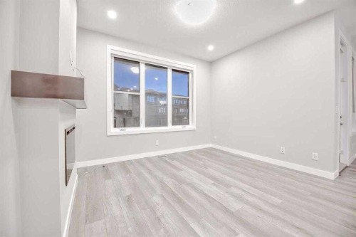 917 Crestridge Common Sw, Calgary, AB - Indoor Photo Showing Other Room