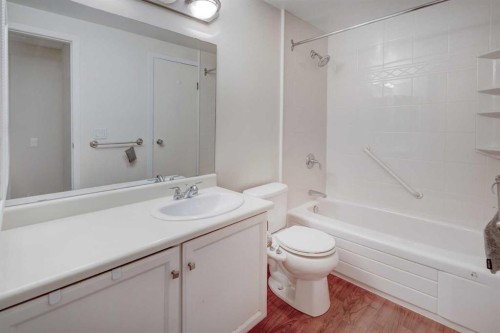 82 Point Drive Nw, Calgary, AB - Indoor Photo Showing Bathroom
