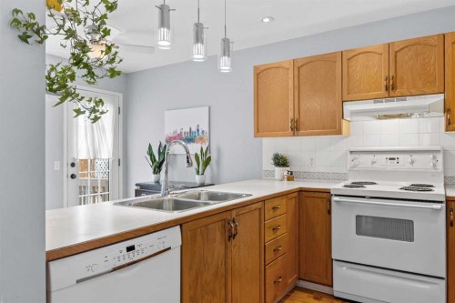 99 Hidden Crescent Nw, Calgary, AB 