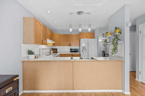 99 Hidden Crescent Nw, Calgary, AB 