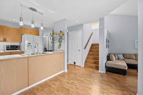 99 Hidden Crescent Nw, Calgary, AB 