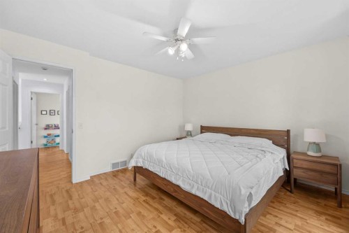 99 Hidden Crescent Nw, Calgary, AB 