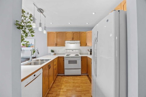 99 Hidden Crescent Nw, Calgary, AB 