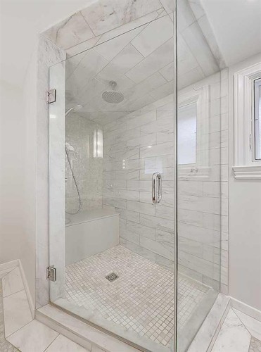 907 Kerfoot Crescent Sw, Calgary, AB - Indoor Photo Showing Bathroom