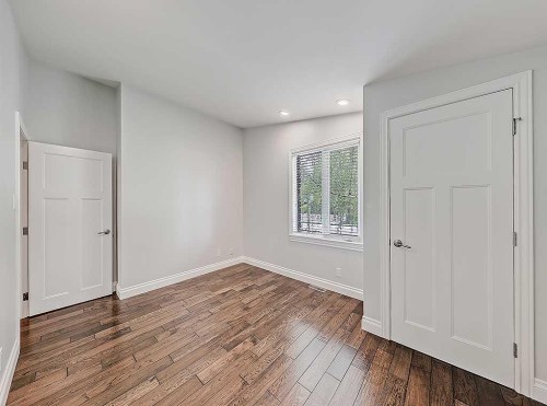 907 Kerfoot Crescent Sw, Calgary, AB - Indoor Photo Showing Other Room