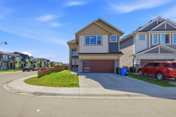 106 Homestead Crescent NECalgary, AB T3J 2K8