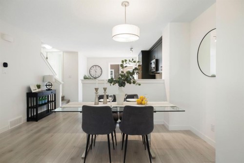 812 Cranbrook Walk Se, Calgary, AB - Indoor Photo Showing Dining Room