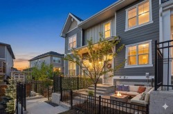 812 Cranbrook Walk SE Calgary, AB T3M 2V5
