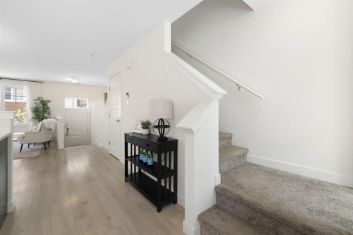 812 Cranbrook Walk Se, Calgary, AB - Indoor Photo Showing Other Room