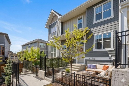 812 Cranbrook Walk Se, Calgary, AB - Outdoor