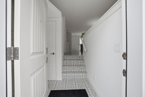 812 Cranbrook Walk Se, Calgary, AB - Indoor Photo Showing Other Room