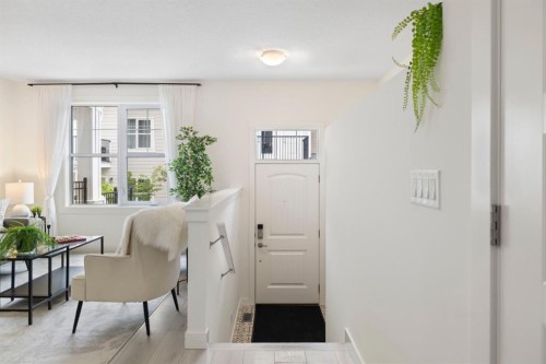 812 Cranbrook Walk Se, Calgary, AB - Indoor Photo Showing Other Room