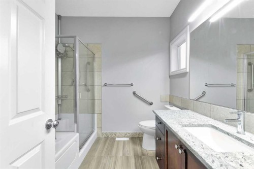 197 Royal Crest View Nw, Calgary, AB - Indoor Photo Showing Bathroom
