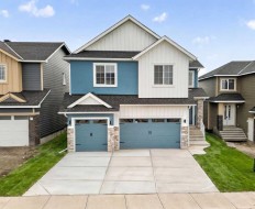 8 Ranchers Meadows Okotoks, AB T1S 0P5
