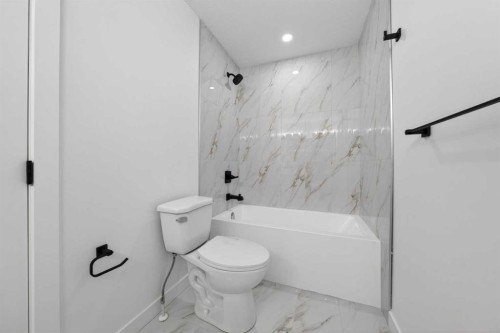 8 Ranchers Meadows, Okotoks, AB - Indoor Photo Showing Bathroom