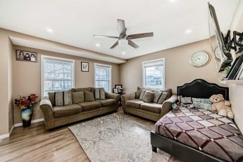 1066 Taradale Drive Ne, Calgary, AB - Indoor Photo Showing Living Room