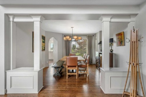 19 Coach Gate Way Sw, Calgary, AB - Indoor
