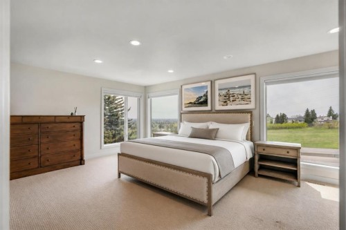 19 Coach Gate Way Sw, Calgary, AB - Indoor Photo Showing Bedroom