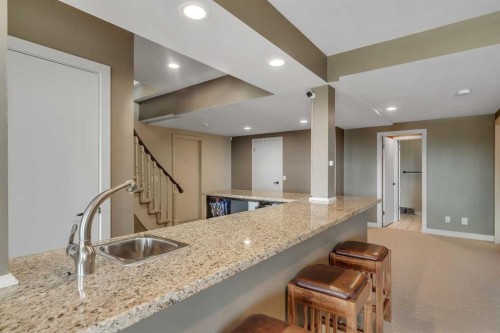 19 Coach Gate Way Sw, Calgary, AB - Indoor