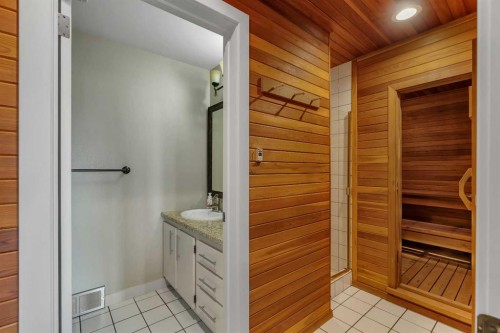 19 Coach Gate Way Sw, Calgary, AB - Indoor Photo Showing Bathroom