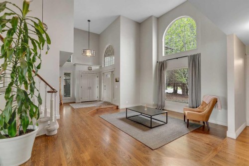 19 Coach Gate Way Sw, Calgary, AB - Indoor Photo Showing Other Room