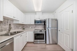 412-5000 Somervale Court SW Calgary, AB T2Y 4M1