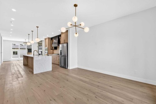 8519 48 Avenue Nw, Calgary, AB - Indoor Photo Showing Kitchen With Upgraded Kitchen