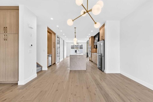 8519 48 Avenue Nw, Calgary, AB - Indoor Photo Showing Other Room
