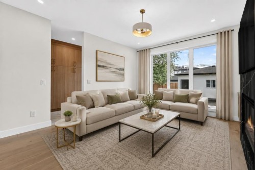 8519 48 Avenue Nw, Calgary, AB - Indoor Photo Showing Living Room
