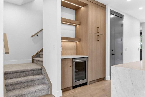 8519 48 Avenue Nw, Calgary, AB - Indoor Photo Showing Other Room