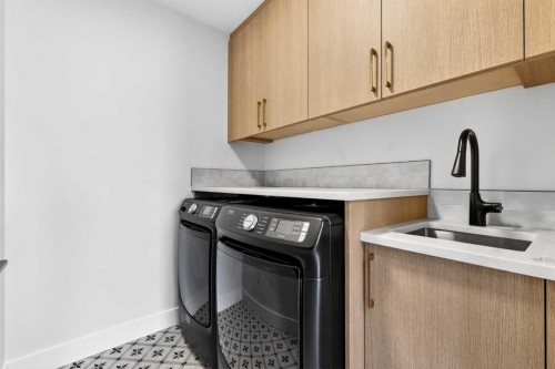 8519 48 Avenue Nw, Calgary, AB - Indoor Photo Showing Laundry Room