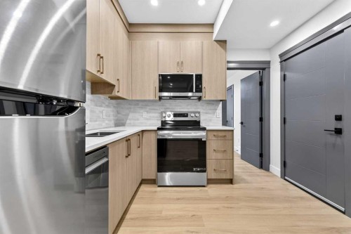 8519 48 Avenue Nw, Calgary, AB - Indoor Photo Showing Kitchen