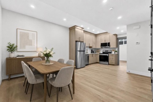 8519 48 Avenue Nw, Calgary, AB - Indoor