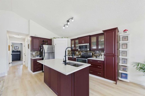132 Oswald Close, Red Deer, AB - Indoor Photo Showing Dining Room