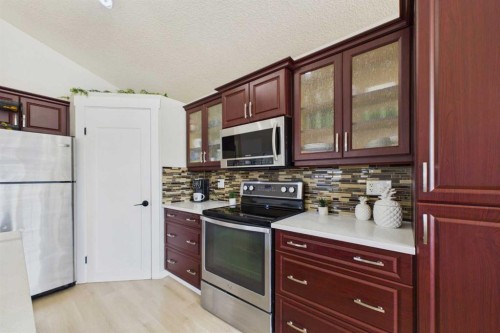 132 Oswald Close, Red Deer, AB - Indoor Photo Showing Dining Room