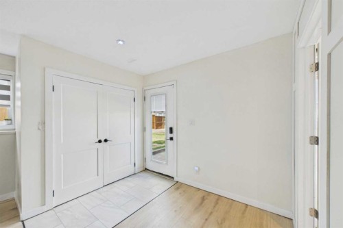132 Oswald Close, Red Deer, AB - Indoor Photo Showing Bedroom