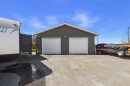 132 Oswald Close, Red Deer, AB  - Indoor Photo Showing Living Room 