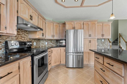 43 Westridge Drive, Okotoks, AB - Indoor Photo Showing Kitchen