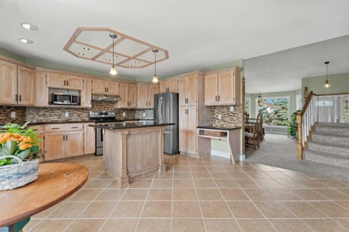 43 Westridge Drive, Okotoks, AB - Indoor Photo Showing Kitchen