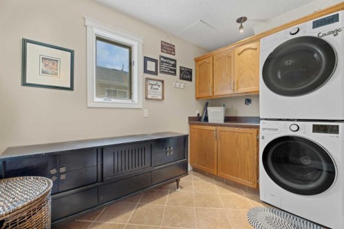 43 Westridge Drive, Okotoks, AB - Indoor Photo Showing Laundry Room