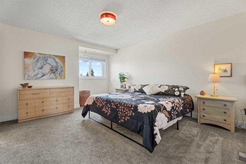 43 Westridge Drive, Okotoks, AB - Indoor Photo Showing Bedroom