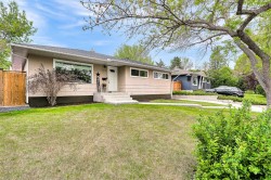 5935 Thornton Road NW Calgary, AB T2K 3C3